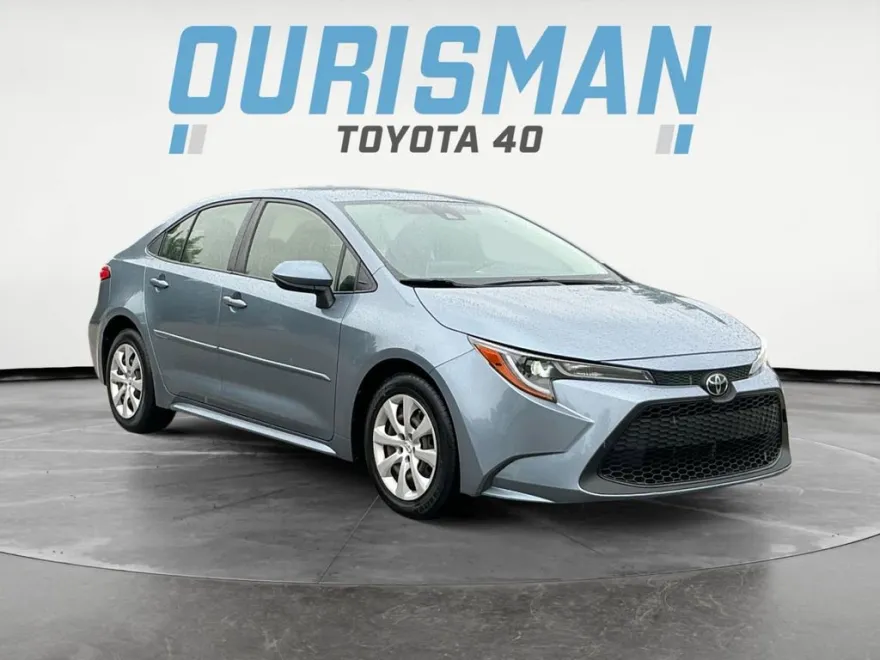 2020 Toyota Corolla LE photo 1