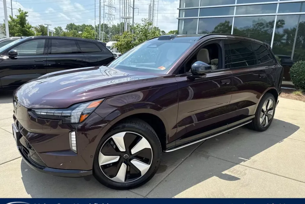 2025 Volvo EX90 Twin Motor Plus photo 1