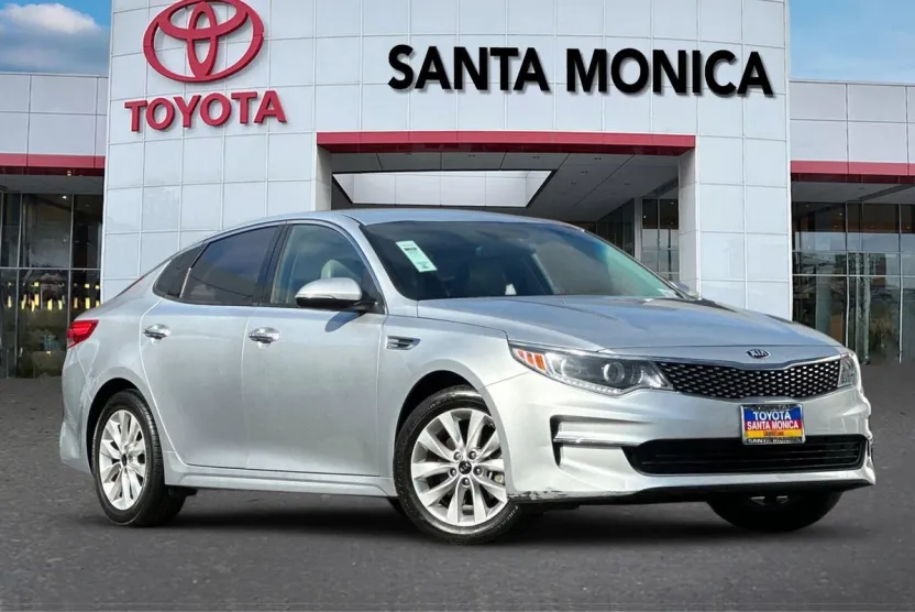 2016 Kia Optima EX photo 1