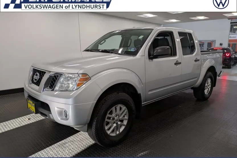 2015 Nissan Frontier SV photo 1
