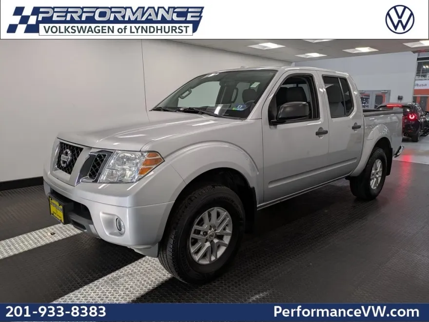 2015 Nissan Frontier SV photo 1