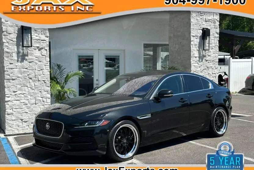 2020 Jaguar XE S photo 1