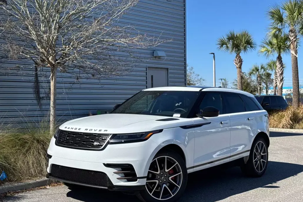 2025 Land Rover Range Rover Velar SE photo 1