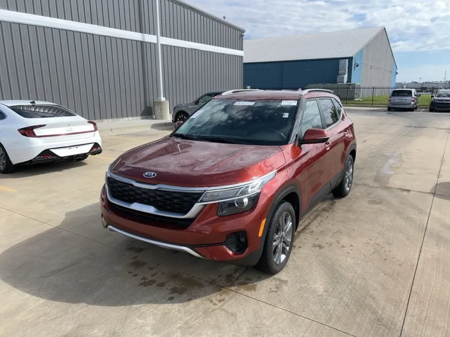 2021 Kia Seltos S photo 1