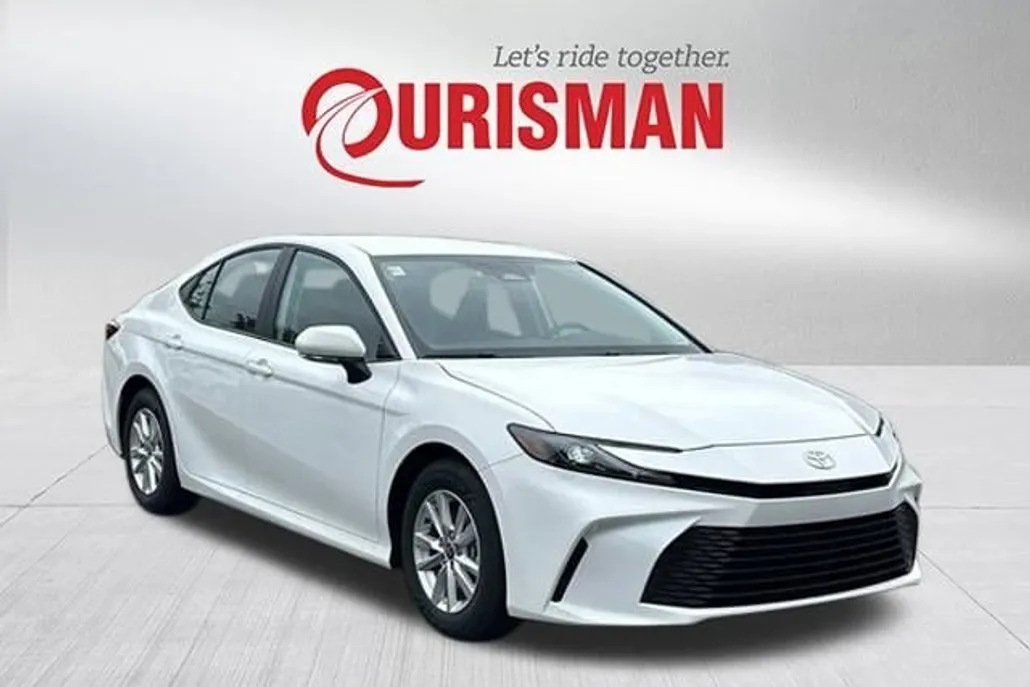 2025 Toyota Camry LE photo 1