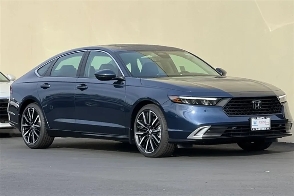 2025 Honda Accord Hybrid Touring photo 1