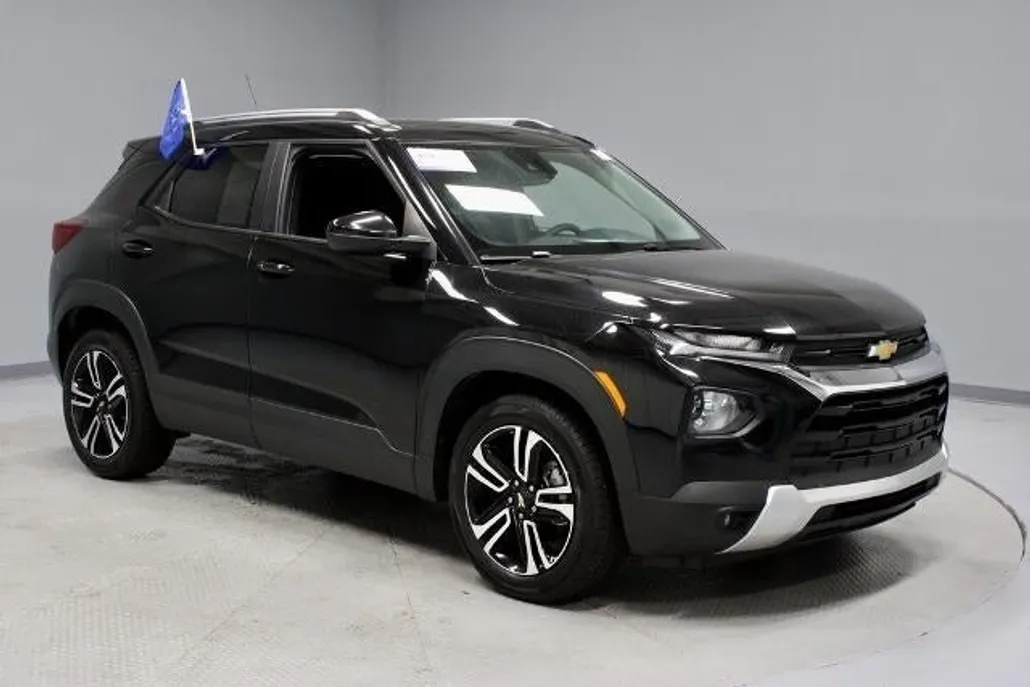 2023 Chevrolet Trailblazer LT photo 1