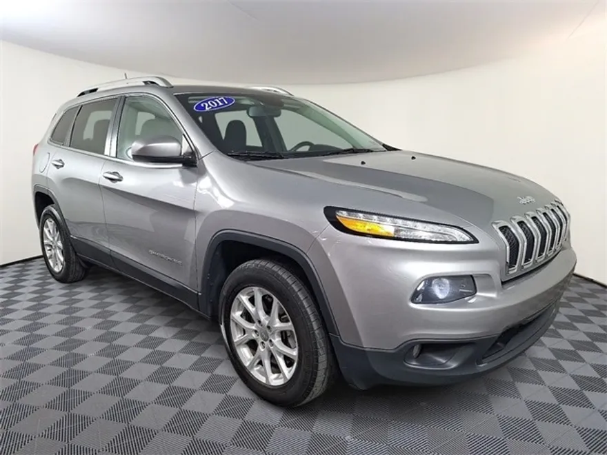 2017 Jeep Cherokee Latitude photo 1