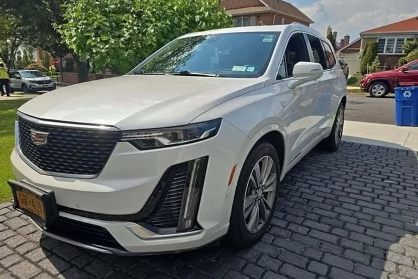 2022 Cadillac XT6 Premium Luxury photo 1