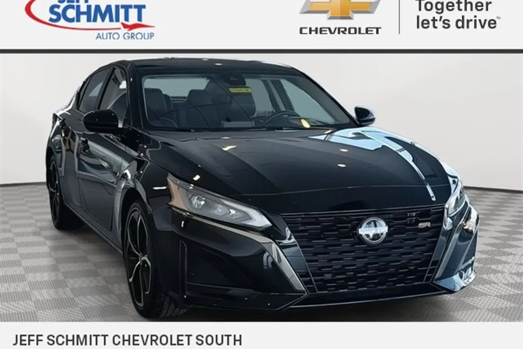 2024 Nissan Altima 2.5 SR photo 1