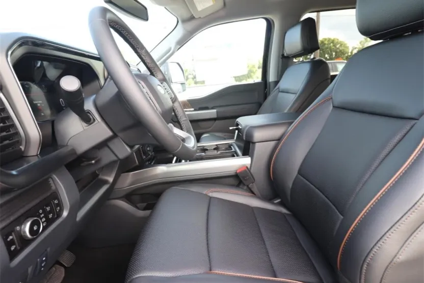 2026 Ford F-250 Lariat photo 1