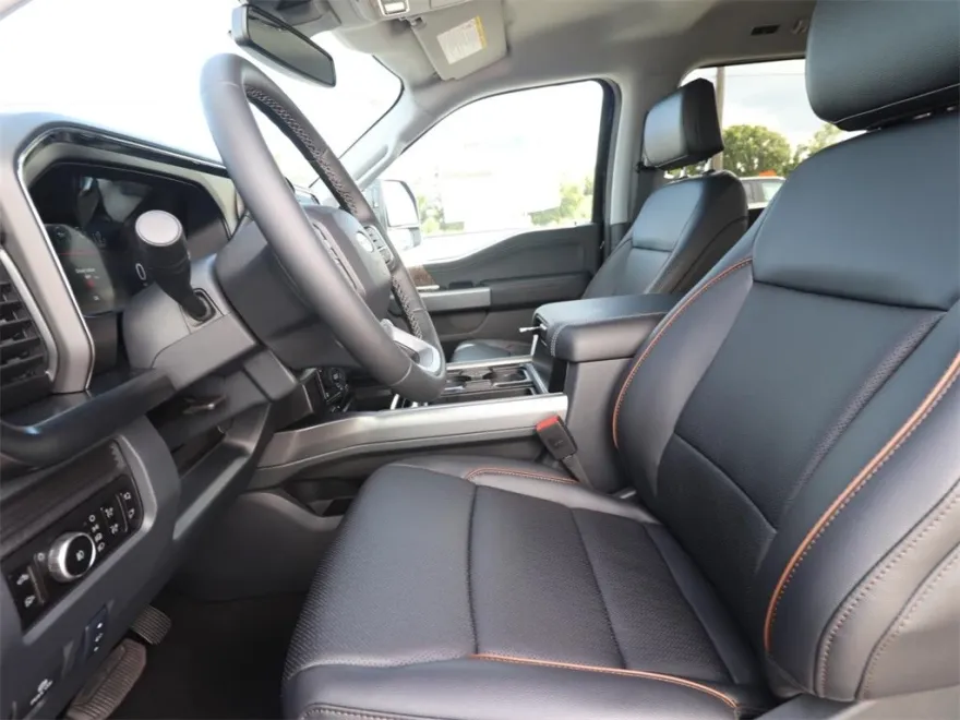 2026 Ford F-250 Lariat photo 1