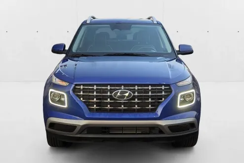 2024 Hyundai Venue Limited photo 2