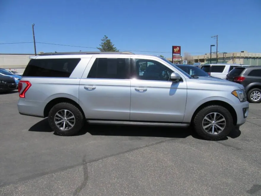 2019 Ford Expedition MAX XLT photo 1