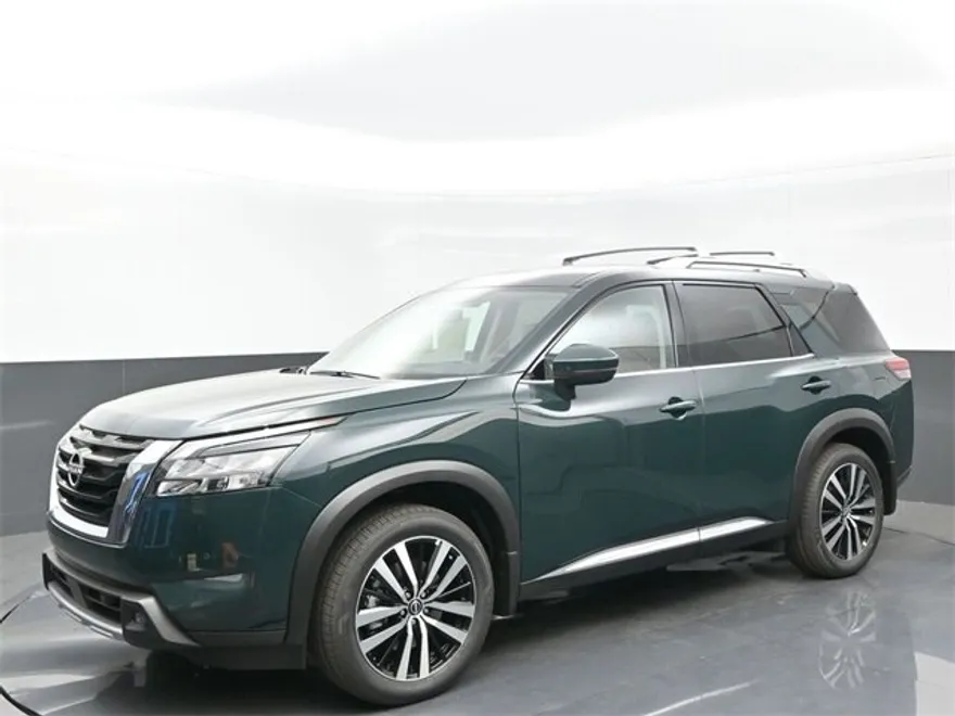 2025 Nissan Pathfinder Platinum photo 1