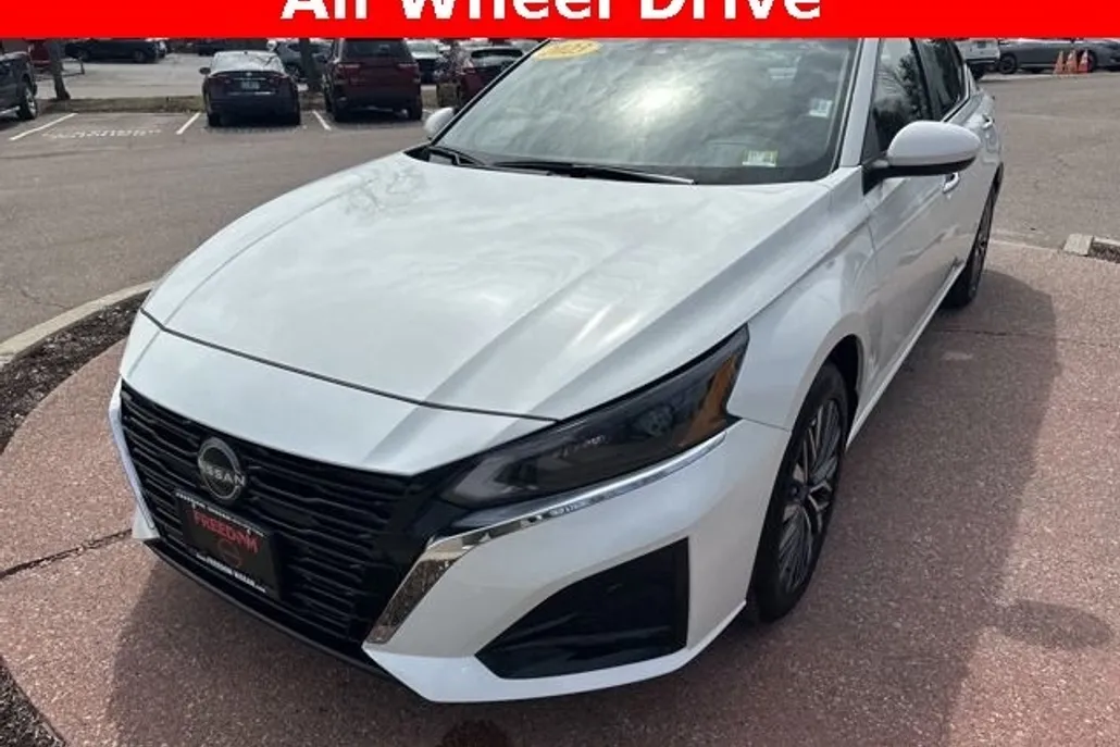 2023 Nissan Altima 2.5 SV photo 1