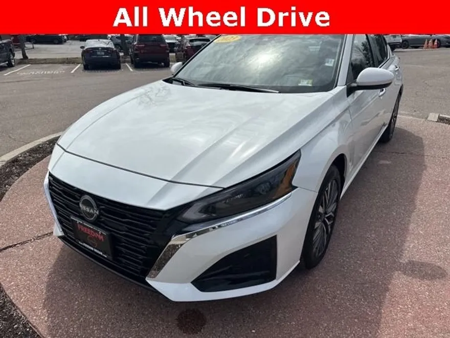 2023 Nissan Altima 2.5 SV photo 1