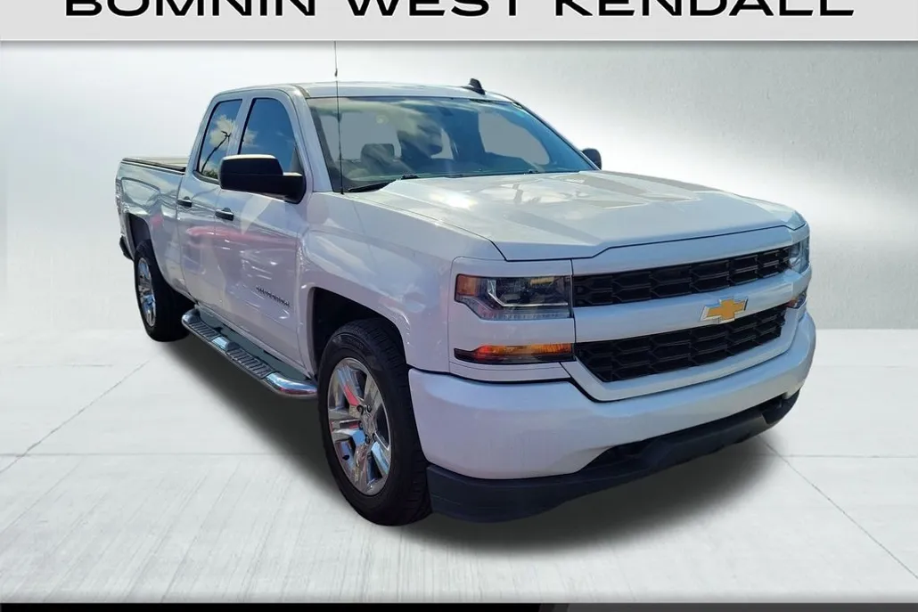 2018 Chevrolet Silverado 1500 Custom photo 1