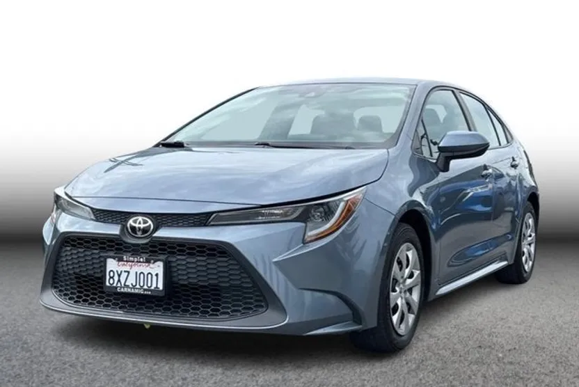 2022 Toyota Corolla LE photo 1