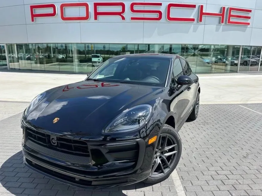 2025 Porsche Macan T photo 1