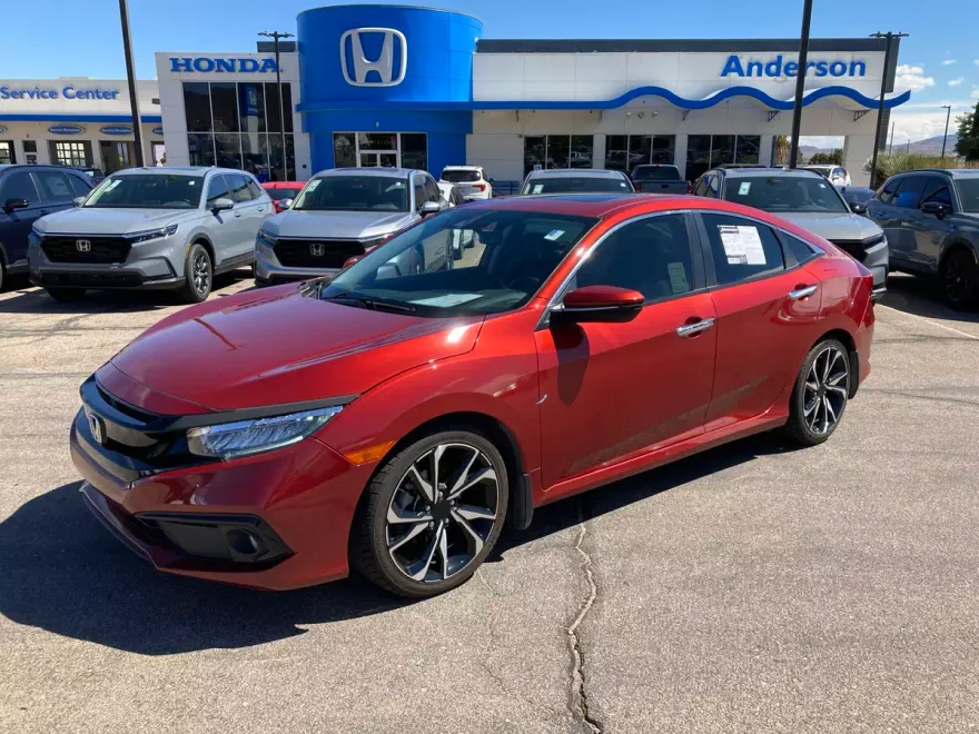 2019 Honda Civic Touring photo 1
