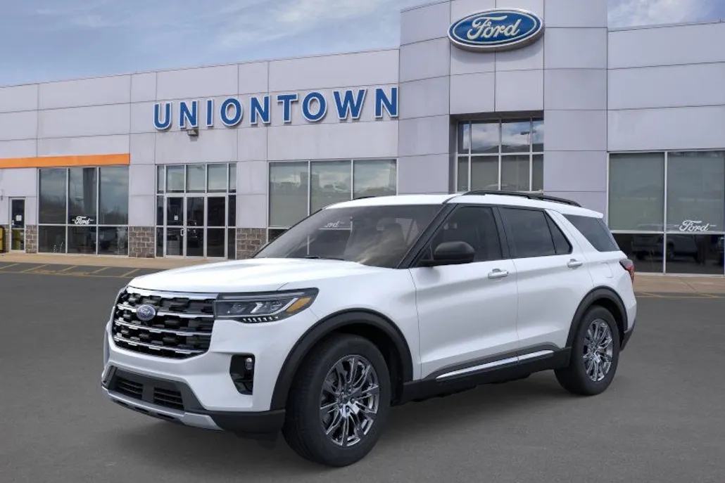 2025 Ford Explorer photo 1