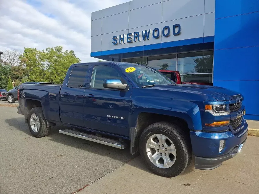 2019 Chevrolet Silverado LT photo 1
