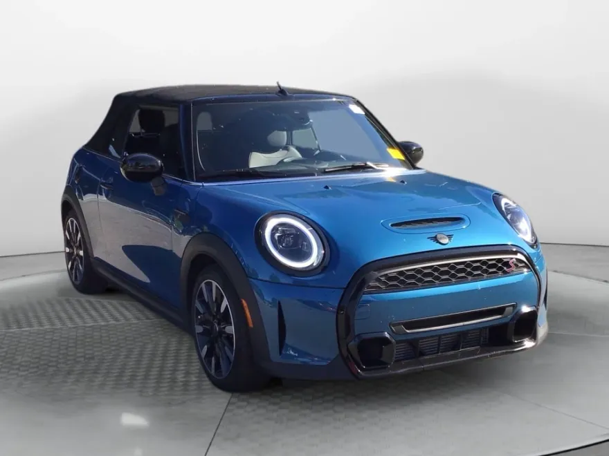 2023 Mini Cooper Convertible S photo 1