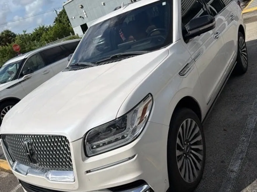 2019 Lincoln Navigator Reserve photo 1