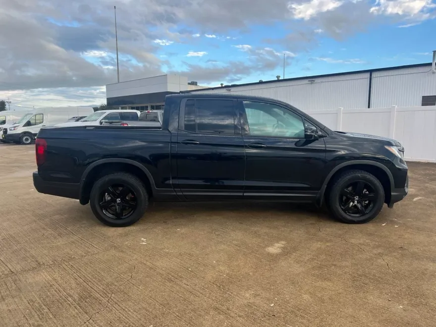2022 Honda Ridgeline Black Edition photo 1