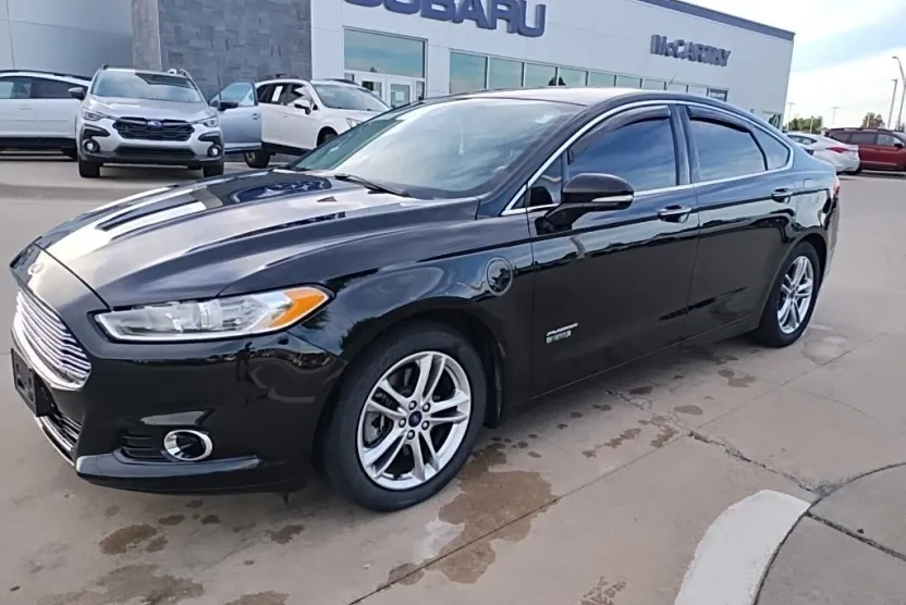 2016 Ford Fusion Energi Titanium photo 1