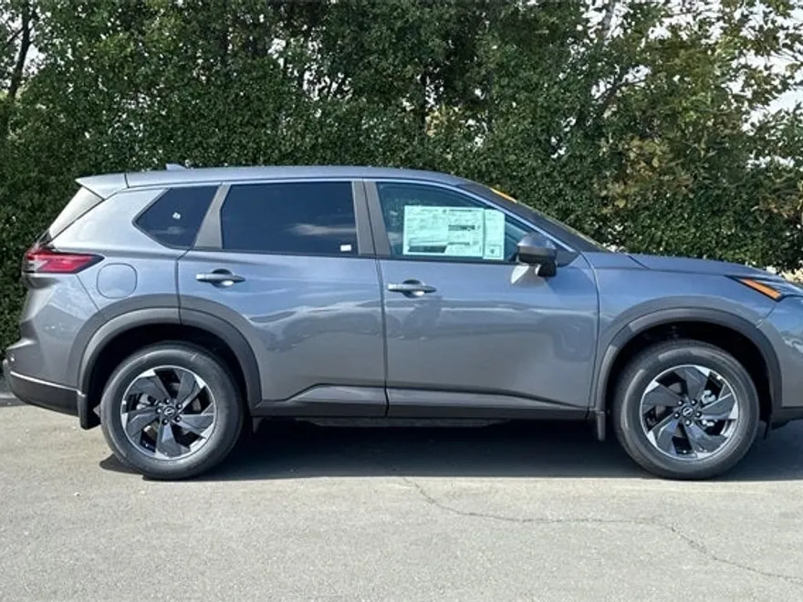 2026 Nissan Rogue SV photo 1