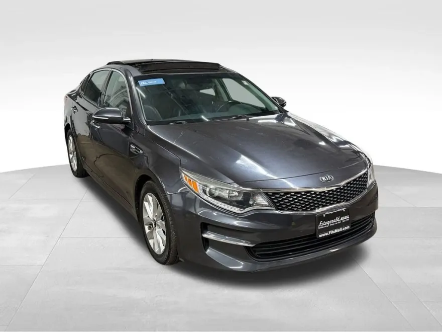 2018 Kia Optima EX photo 1