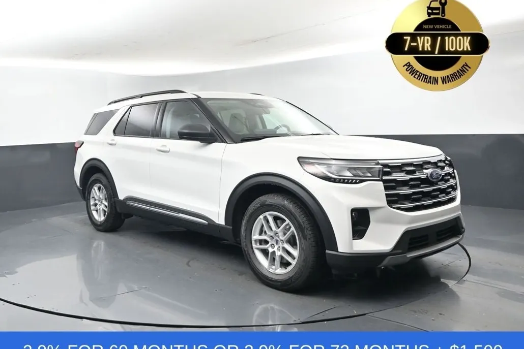 2025 Ford Explorer photo 1