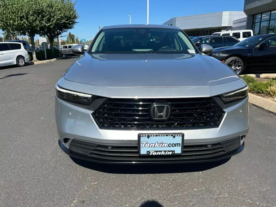 2023 Honda Accord Hybrid Touring photo 1