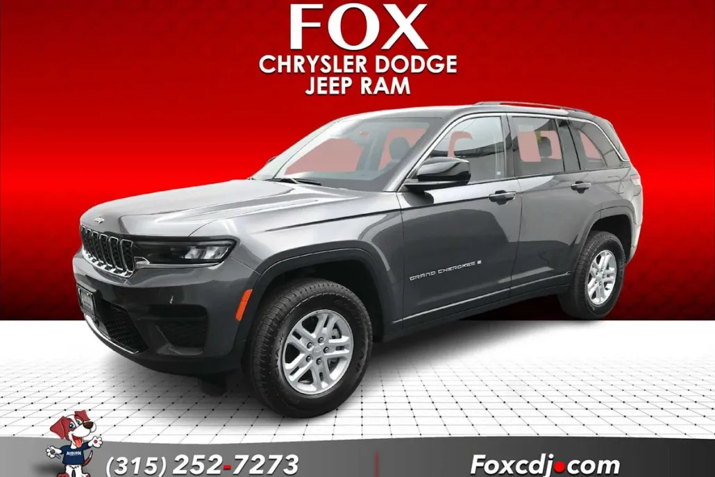 2023 Jeep Grand Cherokee Laredo photo 1