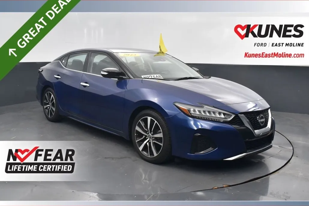 2023 Nissan Maxima SV photo 1