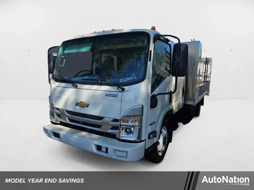 2024 Chevrolet Silverado photo 1