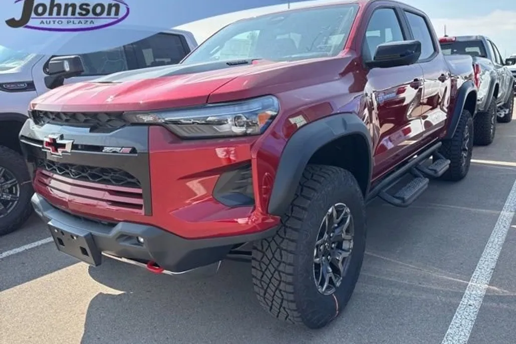 2025 Chevrolet Colorado ZR2 photo 1