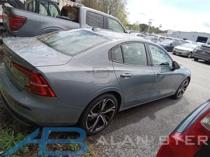 2024 Volvo S60 B5 Core photo 1