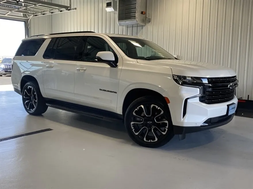 2022 Chevrolet Suburban RST photo 1