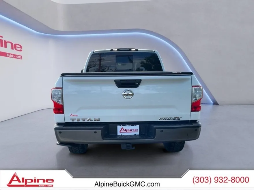 2018 Nissan Titan PRO-4X photo 1