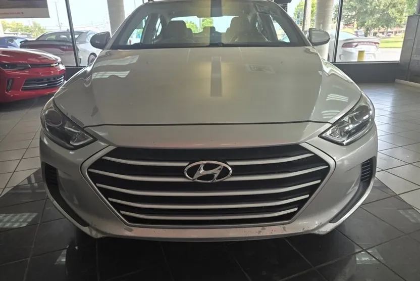 2017 Hyundai Elantra SE photo 1
