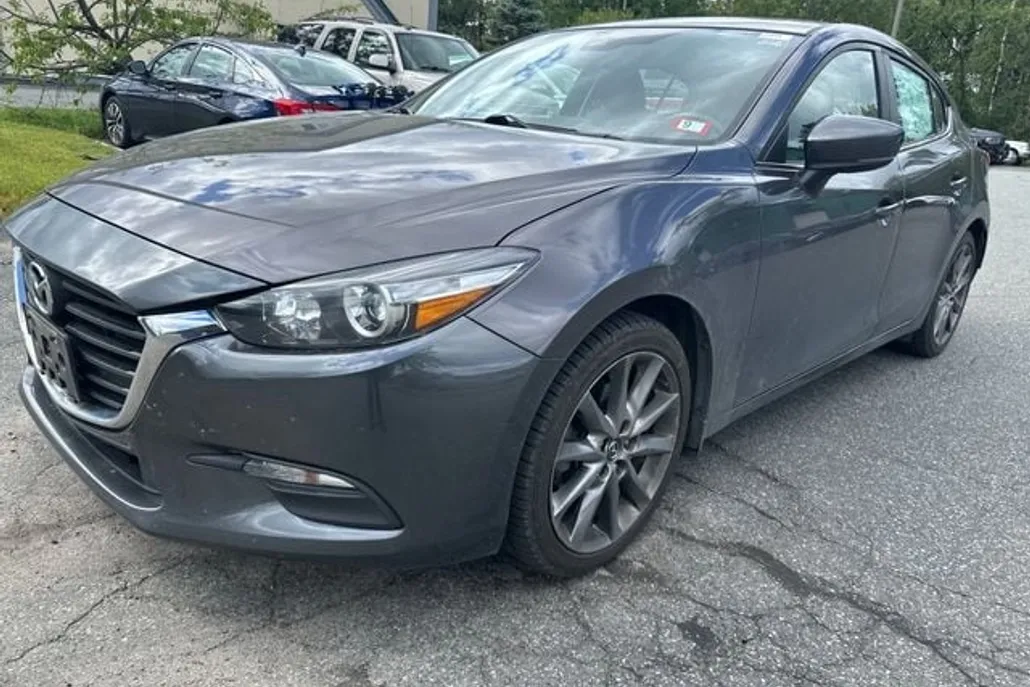 2018 Mazda Mazda3 Touring photo 1