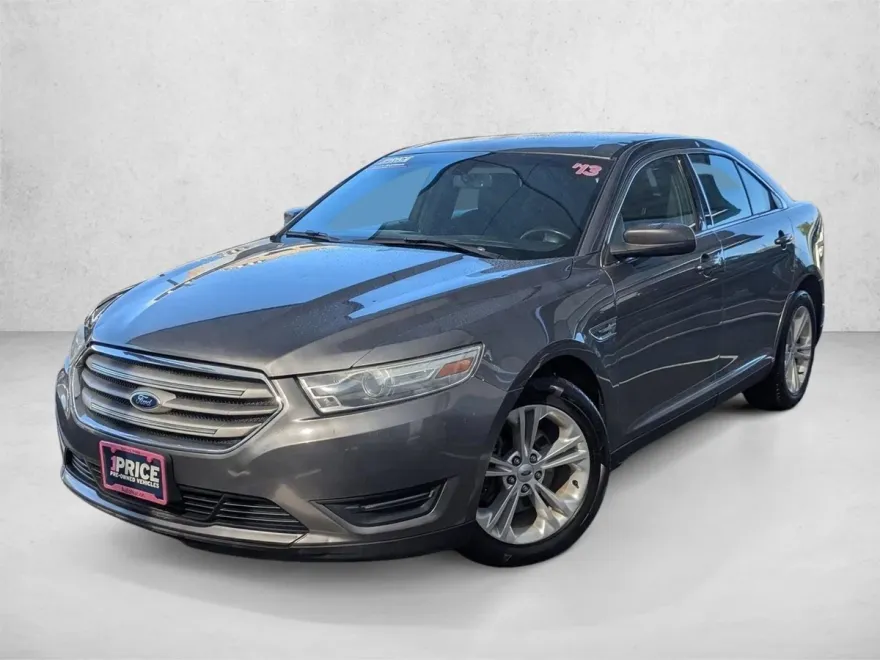 2013 Ford Taurus SEL photo 1
