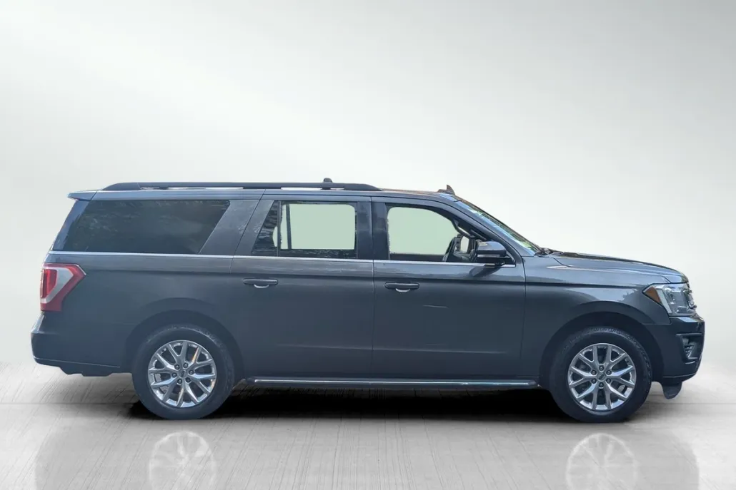 2021 Ford Expedition MAX XLT photo 1