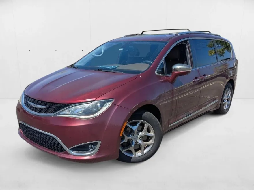 2017 Chrysler Pacifica Limited photo 1