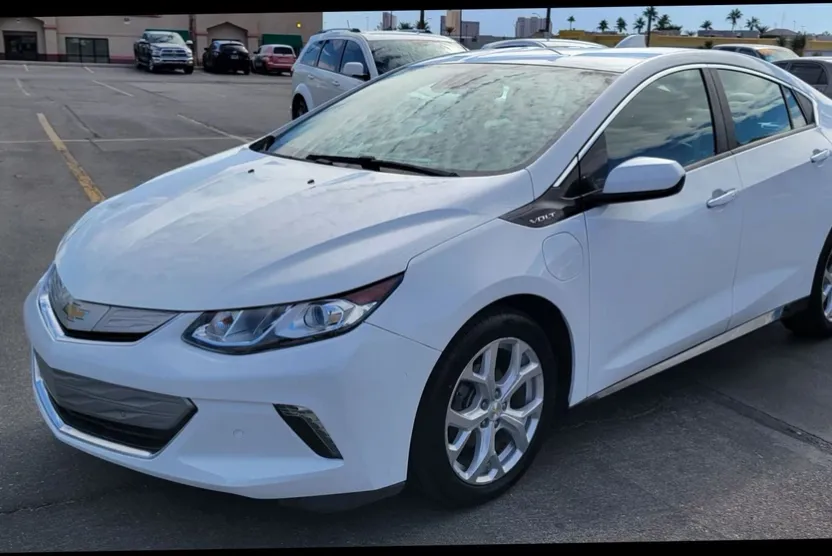 2017 Chevrolet Volt Premier photo 1
