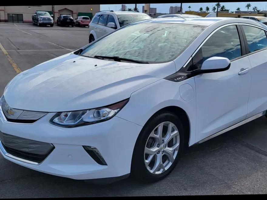 2017 Chevrolet Volt Premier photo 1