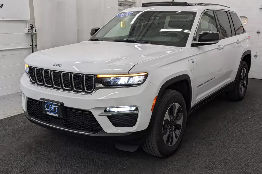 2022 Jeep Cherokee Limited 4xe photo 1